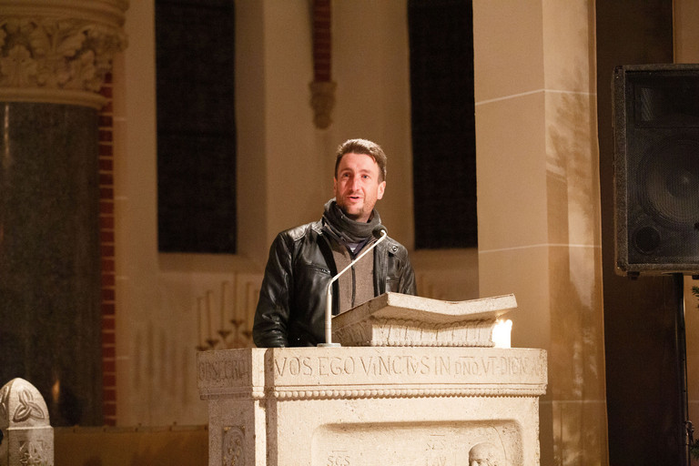 © privat/With Four Hands