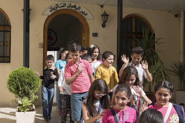 Viele Kinder, die aus dem Don Bosco Zentrum in Damaskus kommen