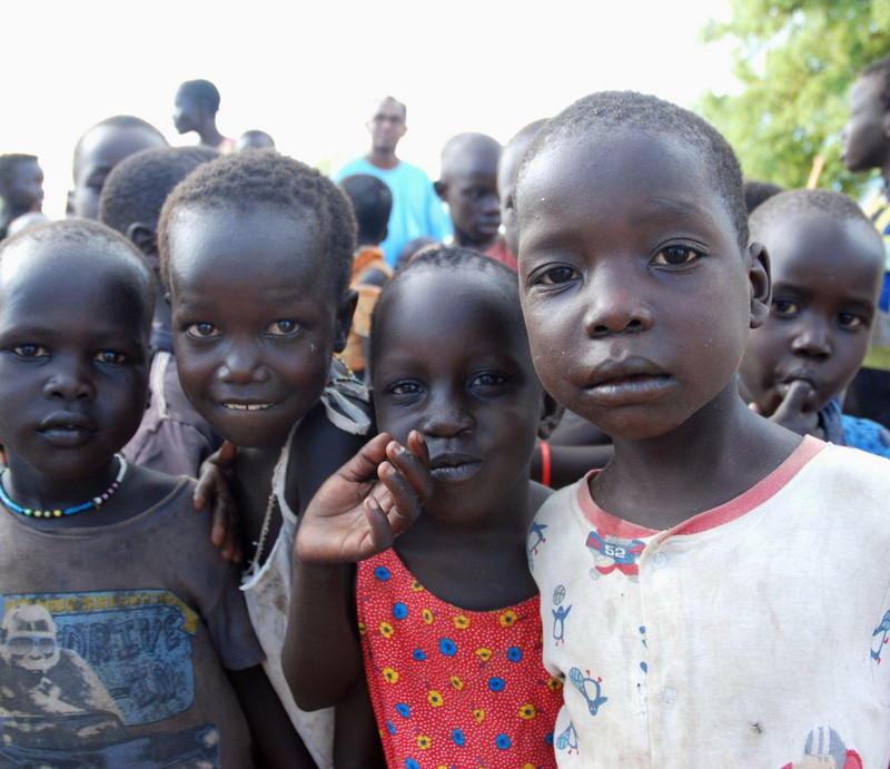Gruppe kleiner Kinder im Camp Gumbo