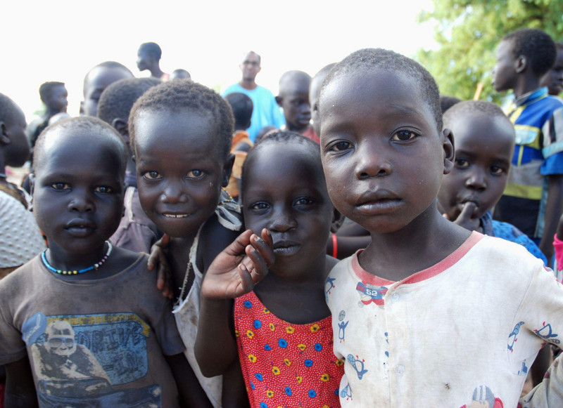 Gruppe kleiner Kinder im Camp Gumbo